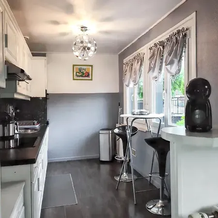 Charmante A Avec Piscine Privee *